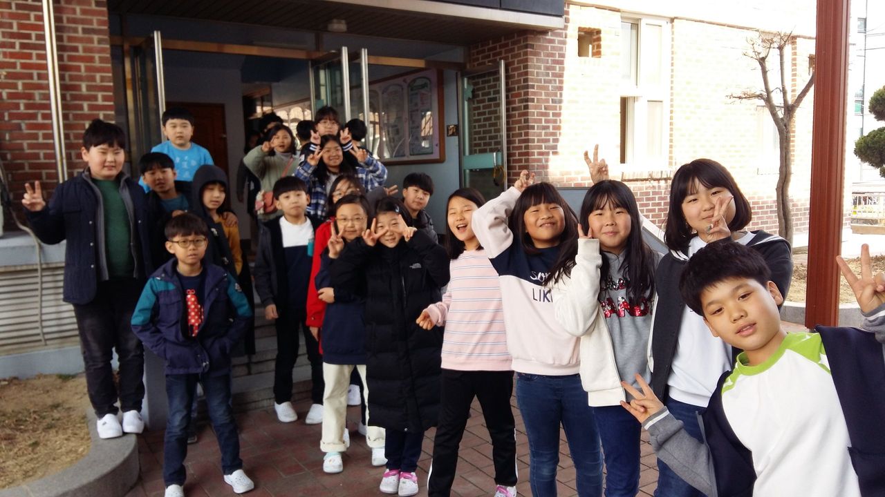   6 웃음 가득 배려반 : 소개- Classting 선주초등학교 4 - 6 웃음 가득 배려반 - 클래스팅